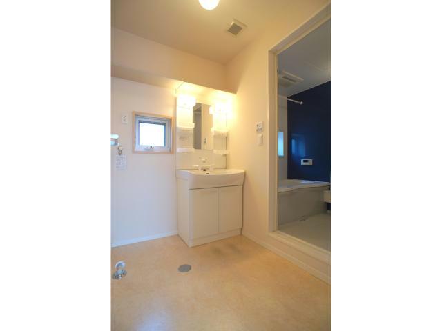 洗面設備　※別のお部屋の写真です。