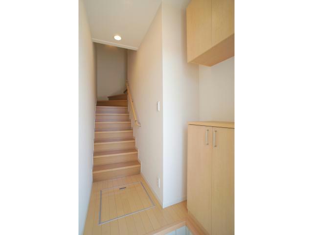 玄関　※別のお部屋の写真です。