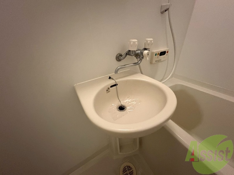 洗面設備　洗面台は浴室にあります。掃除がしやすそうですね。