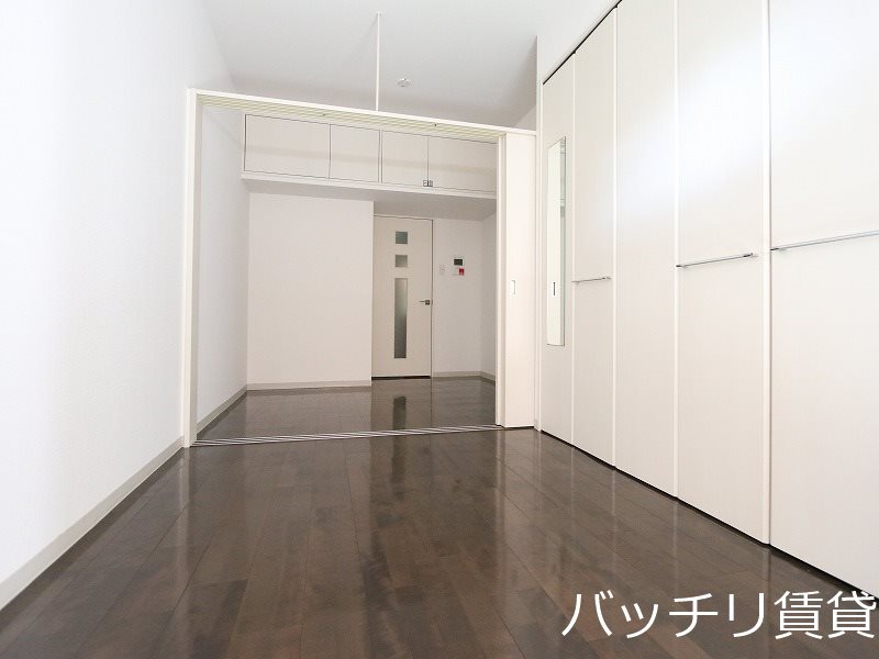 居室・リビング　別号室写真の為現況を優先致します。