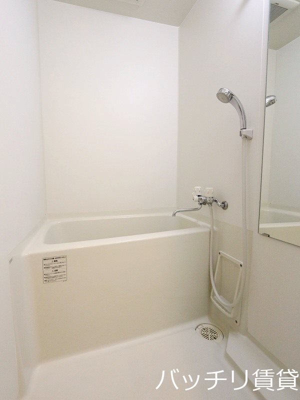 バス・シャワールーム　別号室写真の為現況を優先致します。