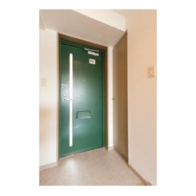 玄関　※写真は同タイプ住戸です。