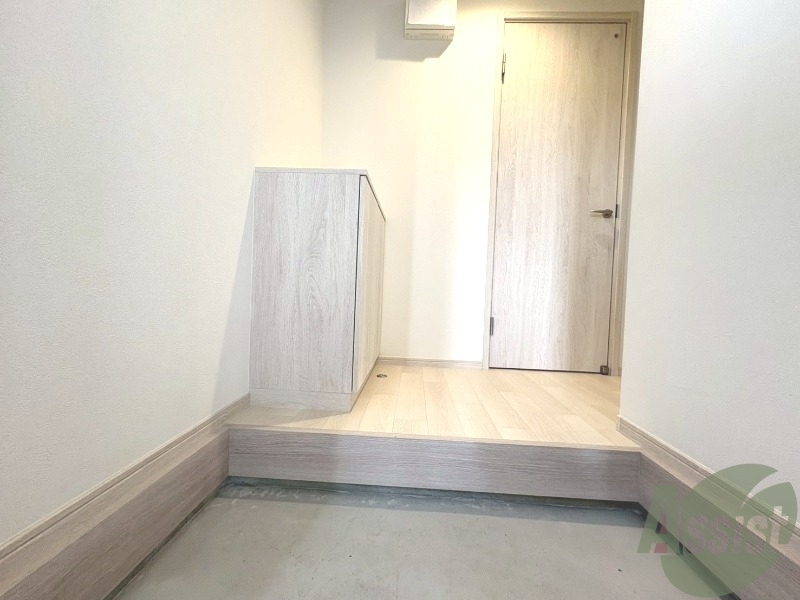 玄関　玄関が広いので開放感があっていいですね。