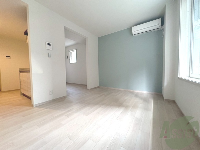 居室・リビング　９．３帖のリビングです。お部屋を広く使えます。