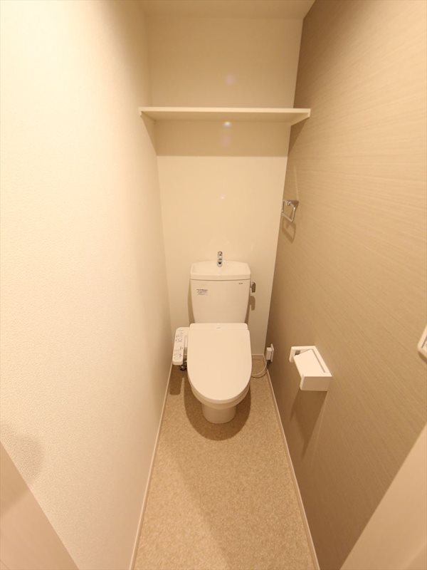 トイレ　温水洗浄暖房便座付トイレ