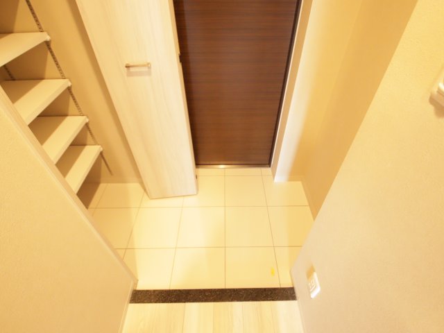 玄関　※別号室の参考写真です※