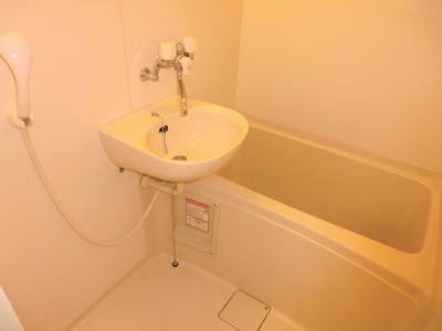 バス・シャワールーム　写真は同型物件です。