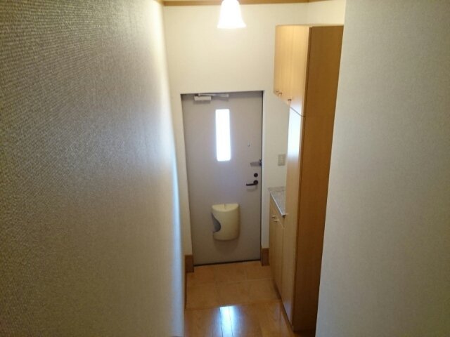 玄関　収納もある玄関です