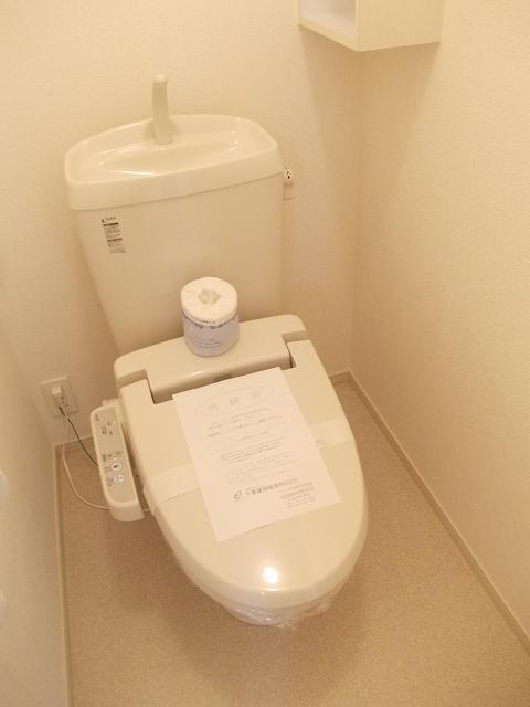 トイレ　ウォシュレット付の洋式トイレです♪