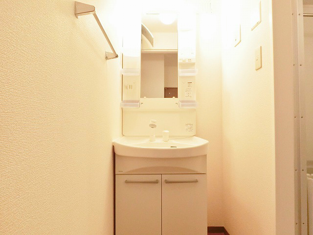 洗面設備　シャワードレッサー