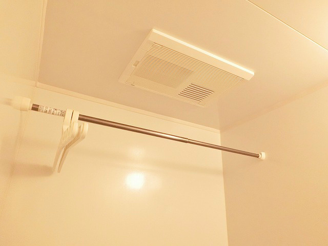 その他設備　浴室暖房乾燥機付きです。便利機能が豊かなバスライフを実現