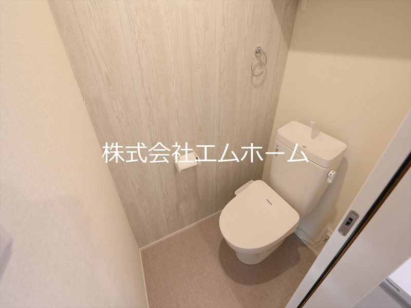 トイレ　温水洗浄暖房便座付トイレ