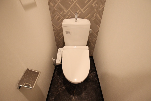 トイレ　※別室の参考写真の為、現況優先です。