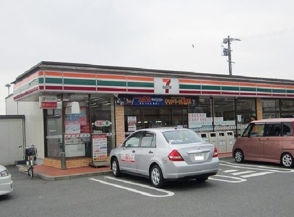 コンビニ　セブンイレブン（コンビニ）まで600m