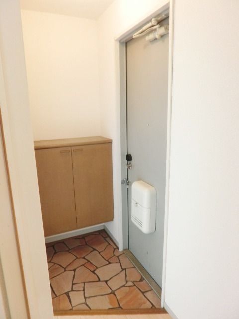 玄関　シューズボックス付きの玄関です。