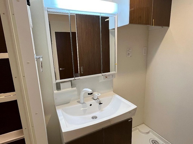 洗面設備　忙しい朝に嬉しい独立洗面台です♪