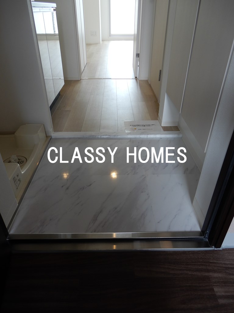 玄関　2018年竣工　ストーリア三田：玄関