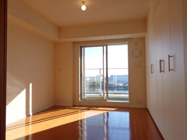 居室・リビング　南向き日当たり良好