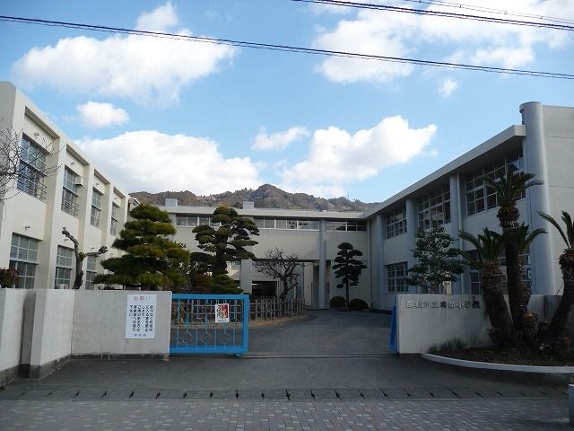 小学校　岡部小学校（小学校）まで1500m