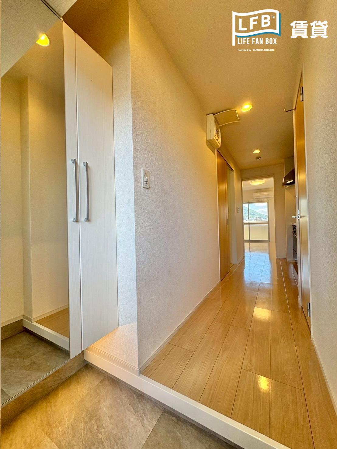 玄関　※画像は同間取り反転タイプです。