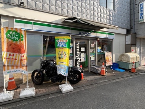コンビニ　ファミリーマート 妙蓮寺駅前店（コンビニ）まで773m