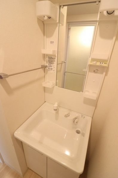 洗面設備　独立洗面台完備です。