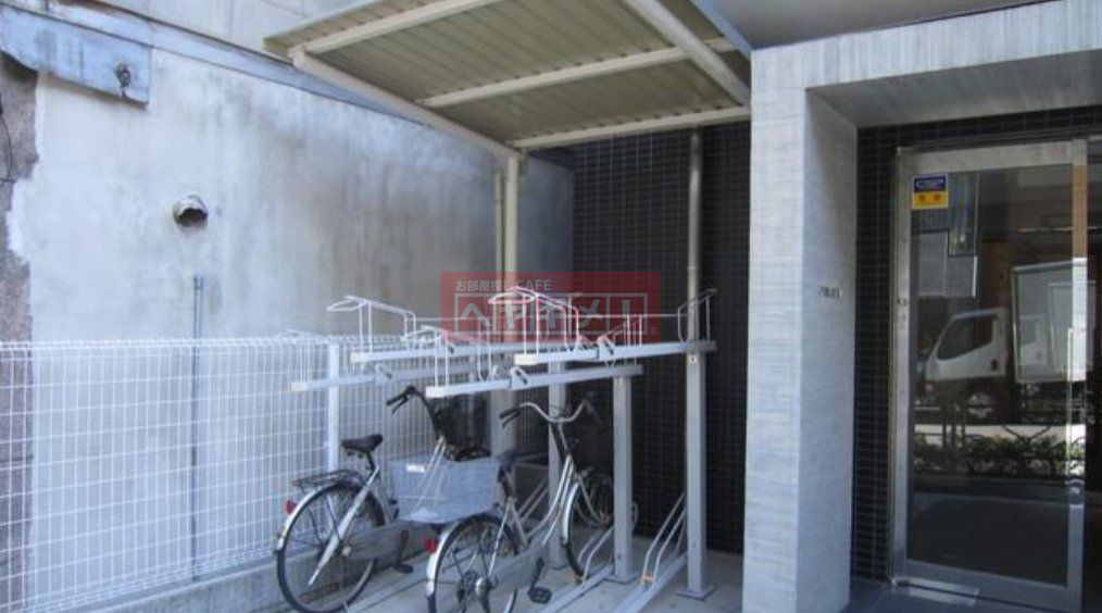 駐車場　エントランス