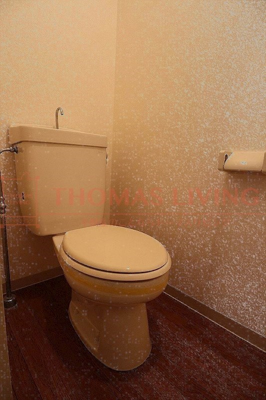 トイレ　写真は別号室のものです。