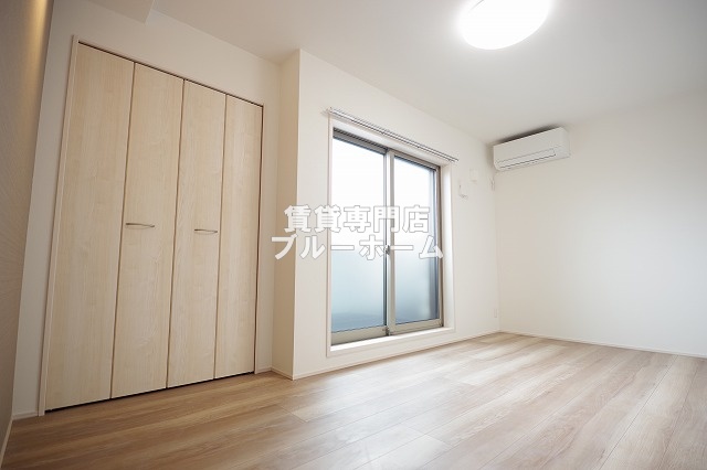 居室・リビング　広々とした洋室！