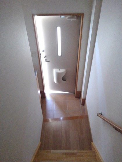 玄関　※別号室の写真です。