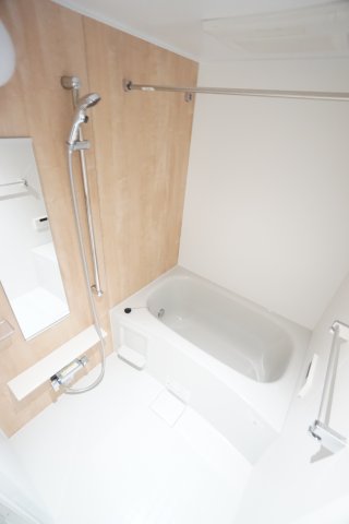 バス・シャワールーム　※同物件・反転タイプの写真です。