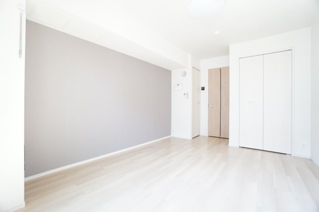 居室・リビング　※同物件・反転タイプの写真です。