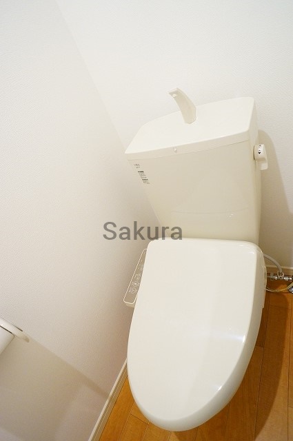 トイレ　落ち着いた色調のトイレです♪