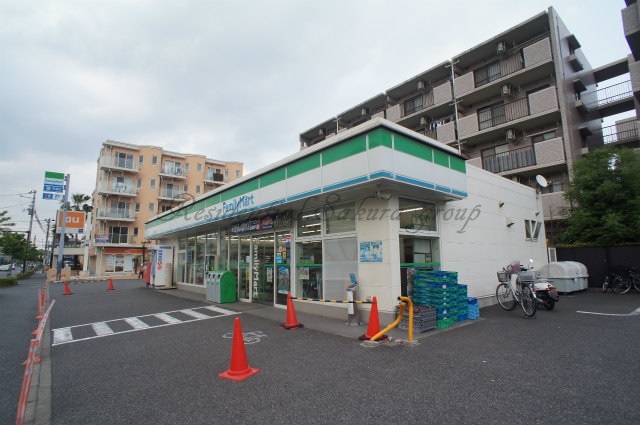 コンビニ　ファミリーマート サンズ新吉田店（コンビニ）まで408m