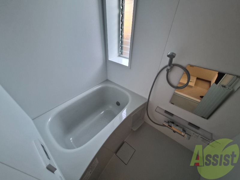 バス・シャワールーム　浴室は綺麗で追い焚きも付いて気持ちよくお過ごしいただけます。