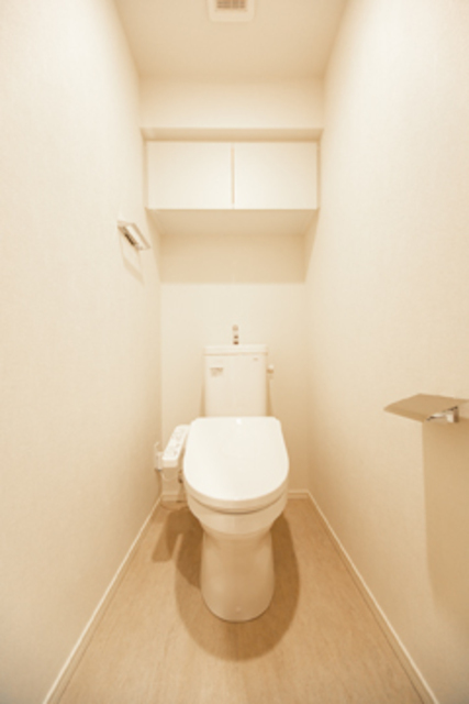 トイレ　※写真は同タイプ住戸です。