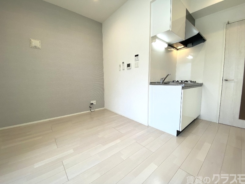 居室・リビング　白を基調にした明るいお部屋です。