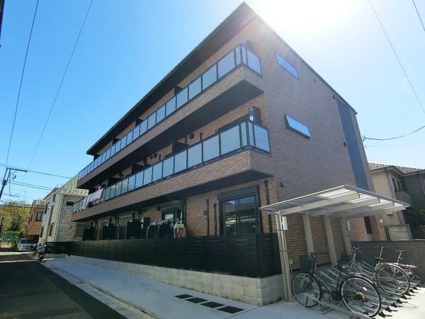 建物外観　レンガ調の外観