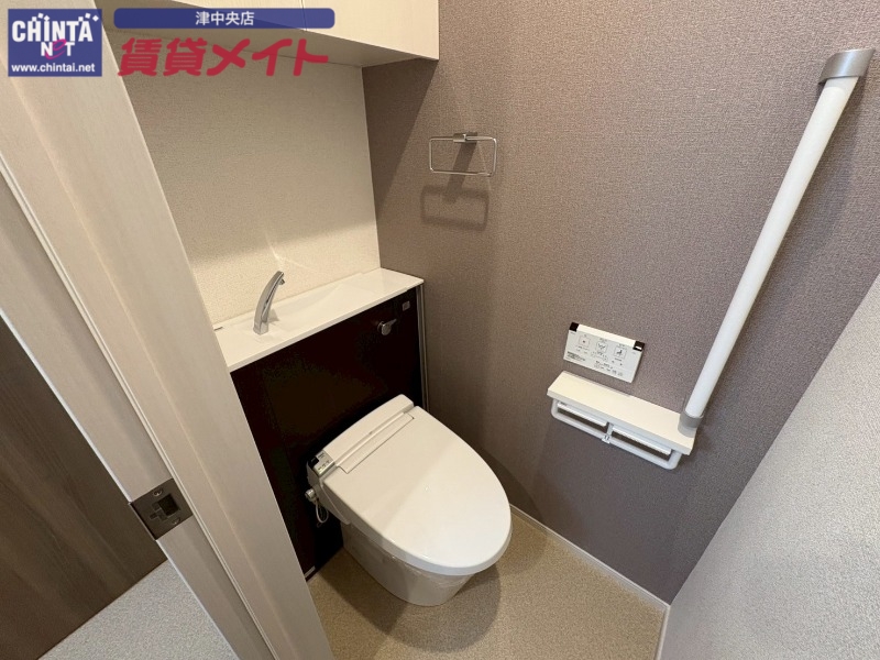 トイレ　同タイプの部屋写真です。