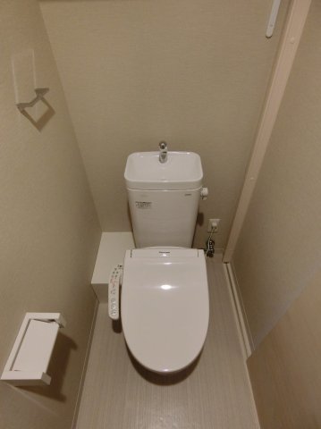 トイレ　同物件内別部屋の写真になります。