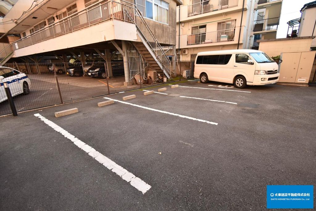 駐車場　駐車場