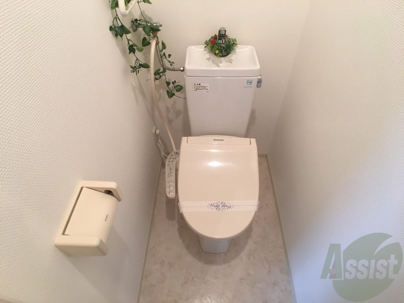 トイレ　ウォシュレット機能がついたトイレ。安心して使用できますね。