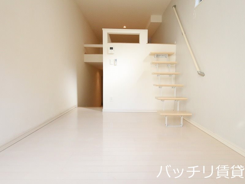 居室・リビング　同型タイプの為、現状を優先いたします