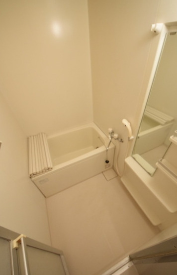 バス・シャワールーム　別部屋の画像を使用しております。