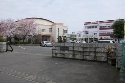 小学校　幸手市立幸手小学校（小学校）まで807m
