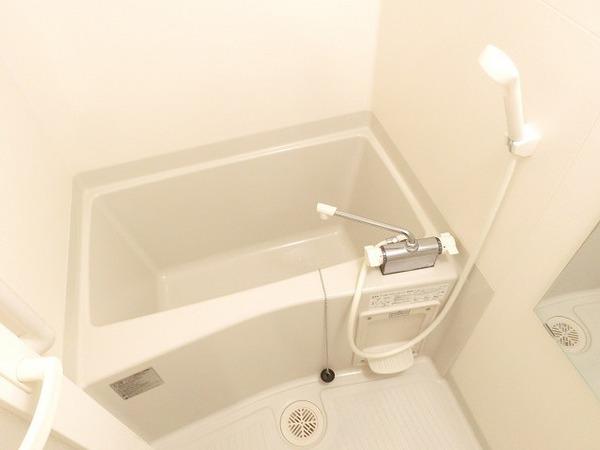 バス・シャワールーム　浴室乾燥機付きバス！