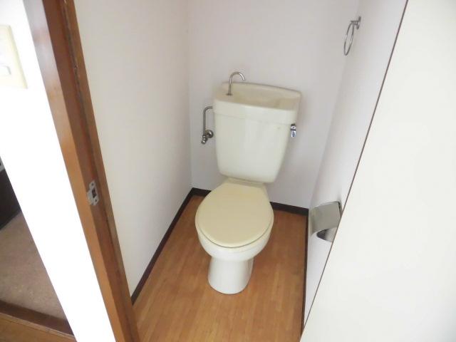 トイレ　トイレは広めですよ！