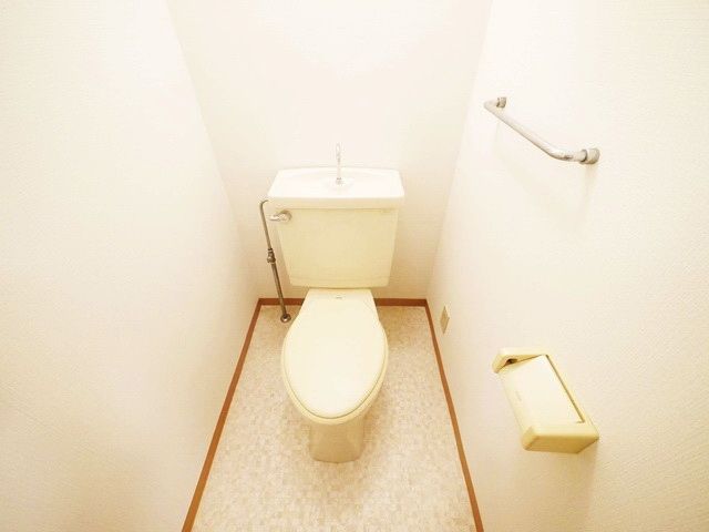 トイレ　同物件別部屋写真