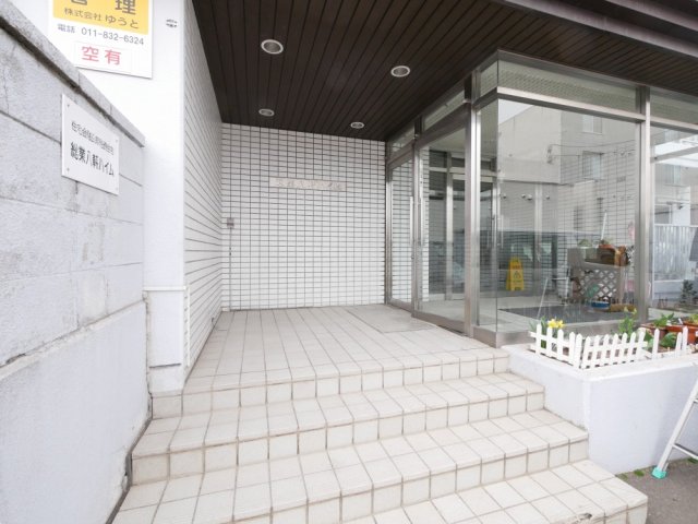 エントランス　建物の内部です