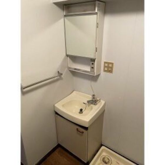洗面設備　※同タイプ別部屋写真。現況優先※